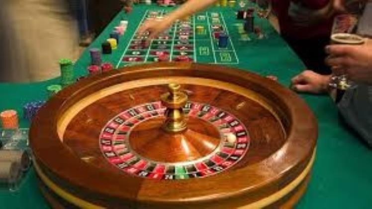 Advantages Of Playing At Online Casino